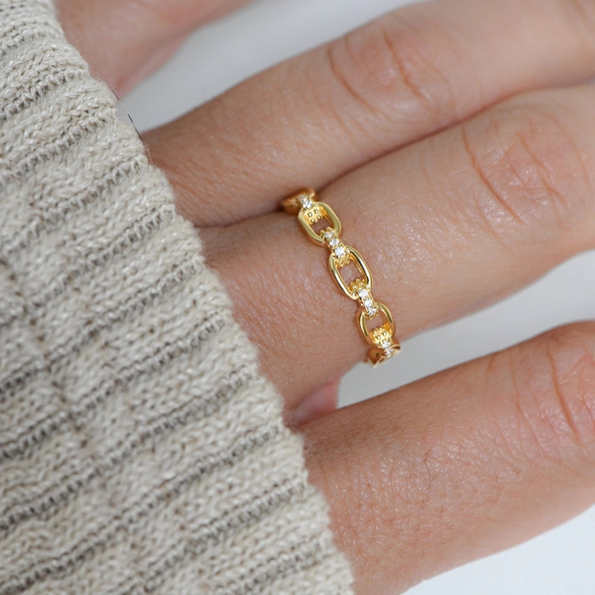 Accented Link Ring