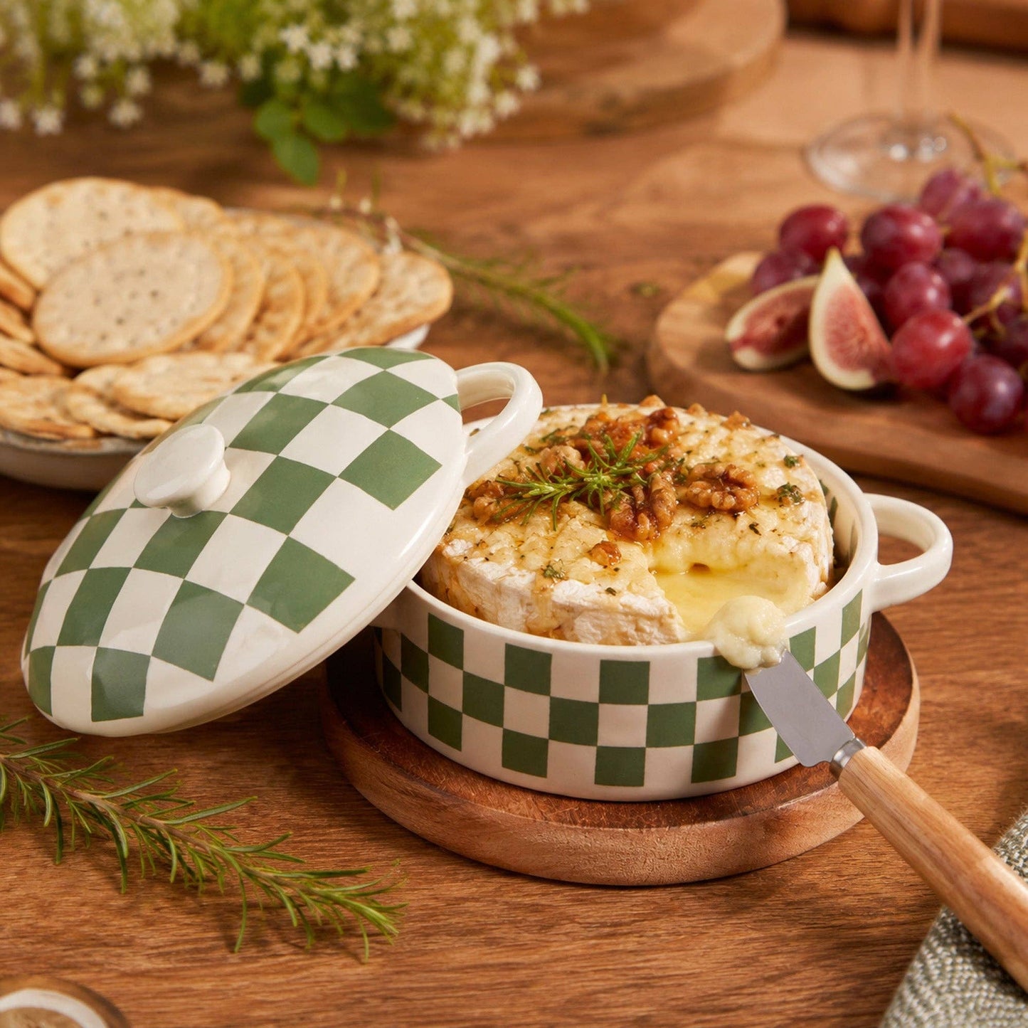Covered Brie Baker with Spreader - Green